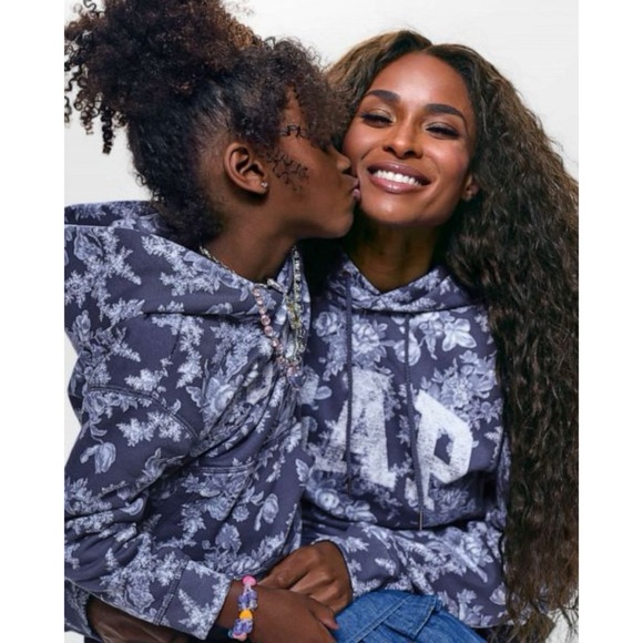 LoveShackFancy x GAP Floral Print Hoodie Unisex - Picture 4 of 12